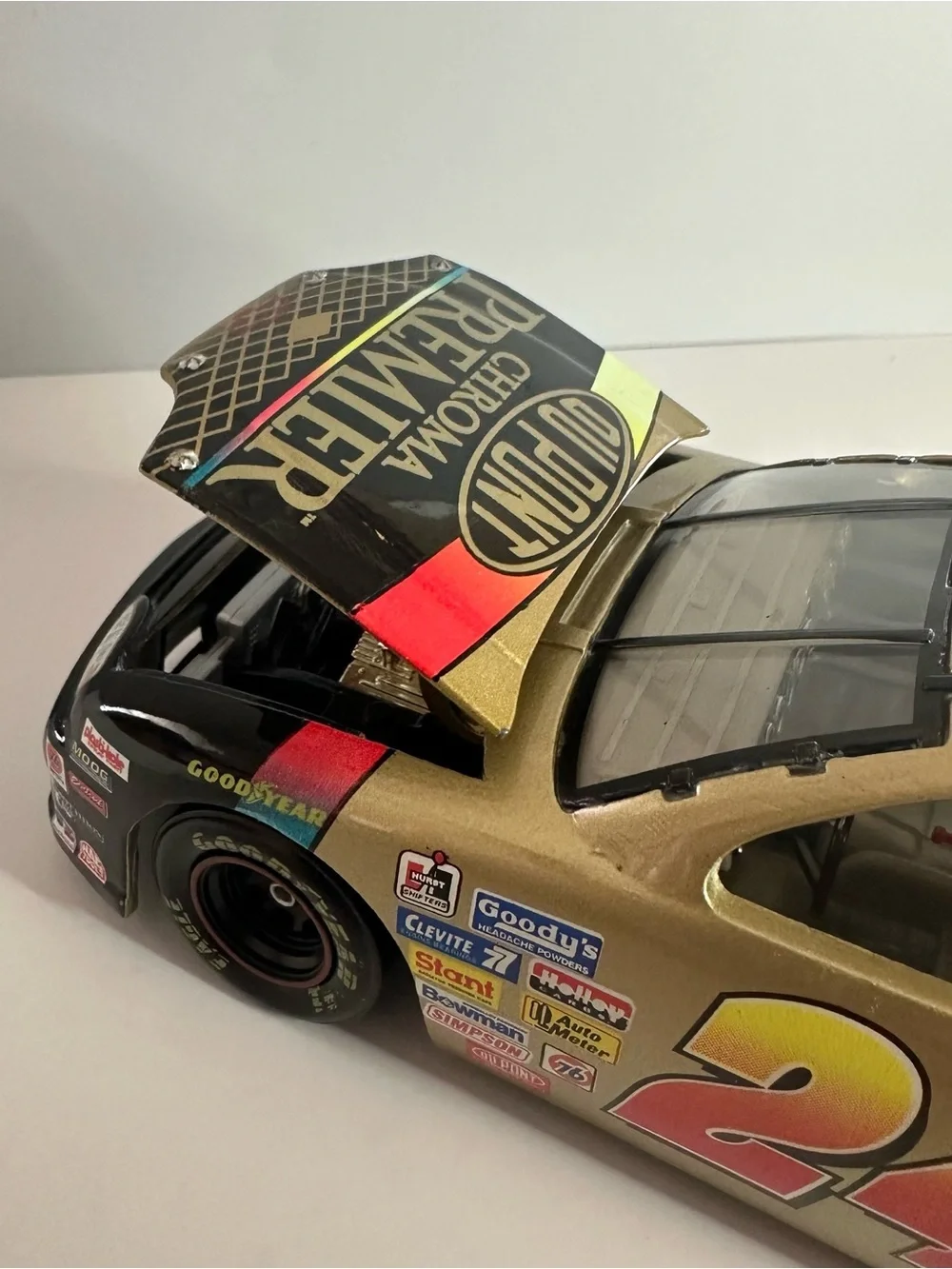 Jeff Gordon #24 DuPont Chroma Premier 1997 Monte Carlo 1:24 Diecast Car